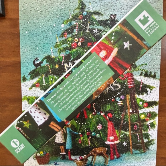 New York Puzzle Company 'The Peppermint Family' 1000-Piece Puzzle - Picture 3 of 9